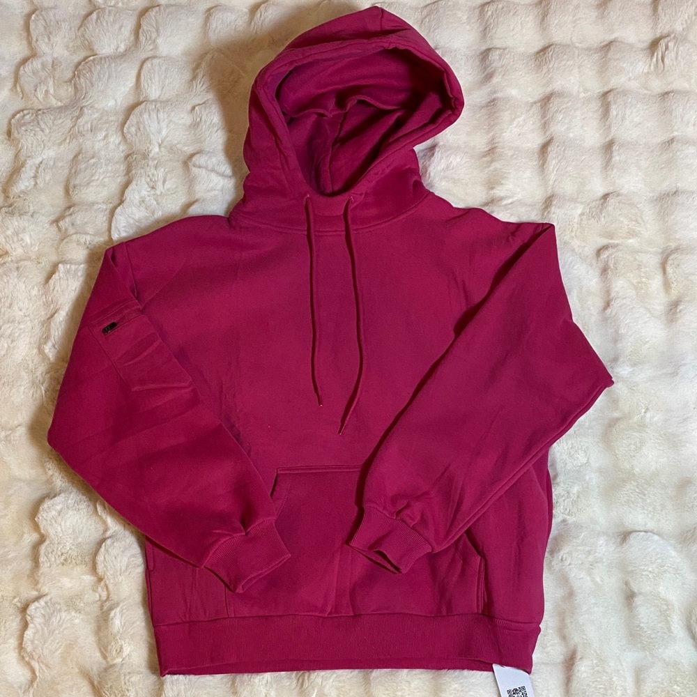 NWT Attraco Women's Berry Travel Pullover Hoodie with built in eye mask